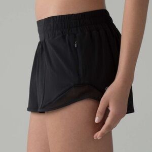 NWOT Lululemon Hotty Hot Short II *2.5" Black